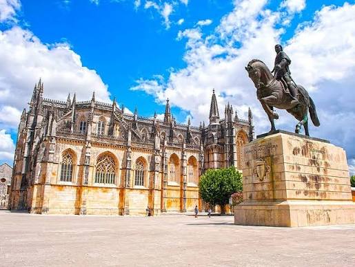 O Triângulo do Património e da Fé: Tomar, Batalha, Alcobaça e Fátima