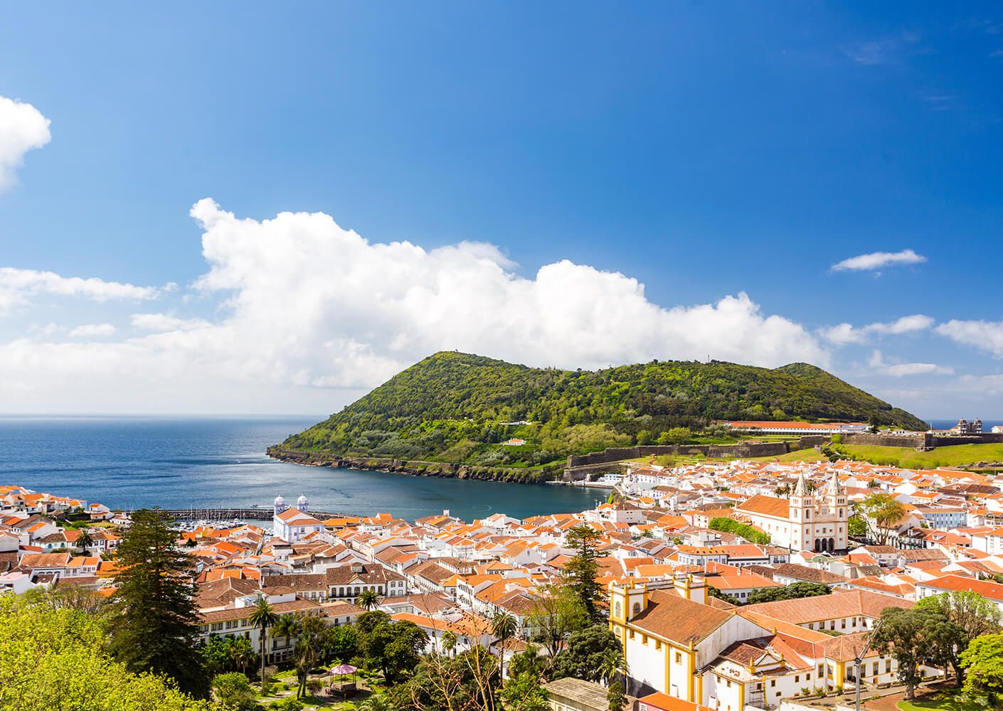 Angra do Heroísmo: O Guia Definitivo das Maravilhas da Terceira entre Picos Vulcânicos e Águas Atlânticas
