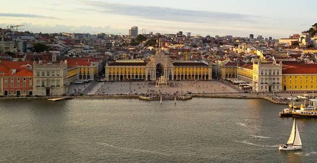 De lo Clásico a lo Alternativo: Los Mejores Walking Tours en Lisboa y Alrededores