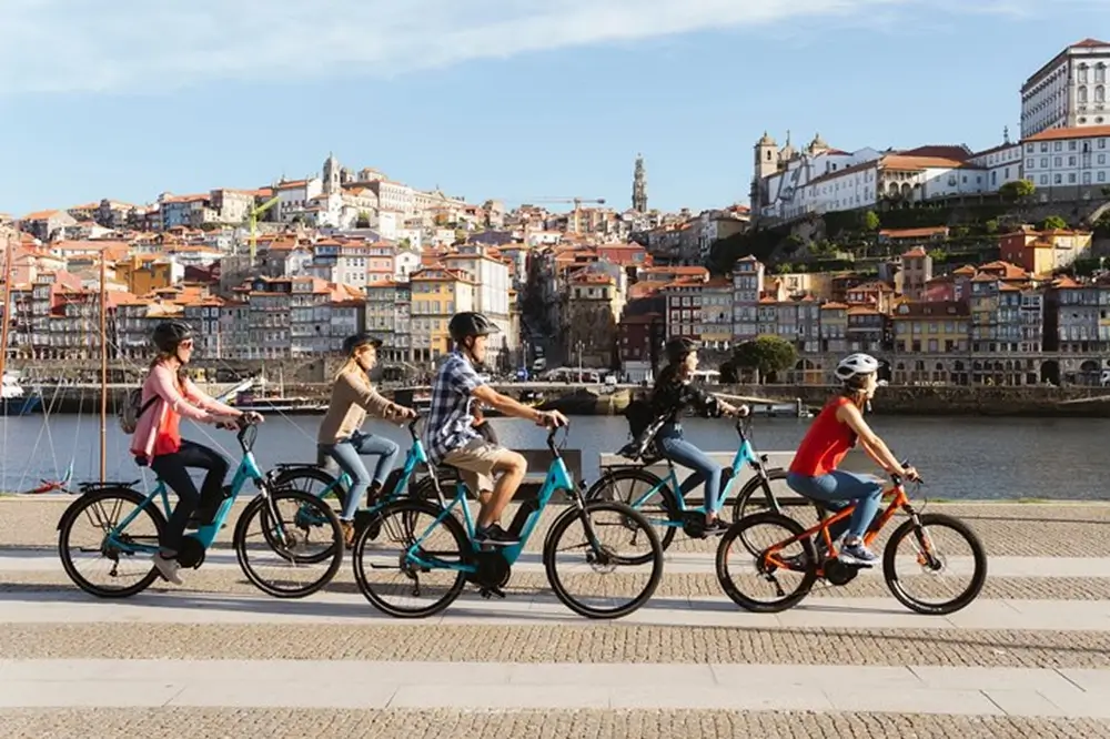 Porto: 3-Hour Old Town & Riverside Bike Tour - Guided Experience - 1