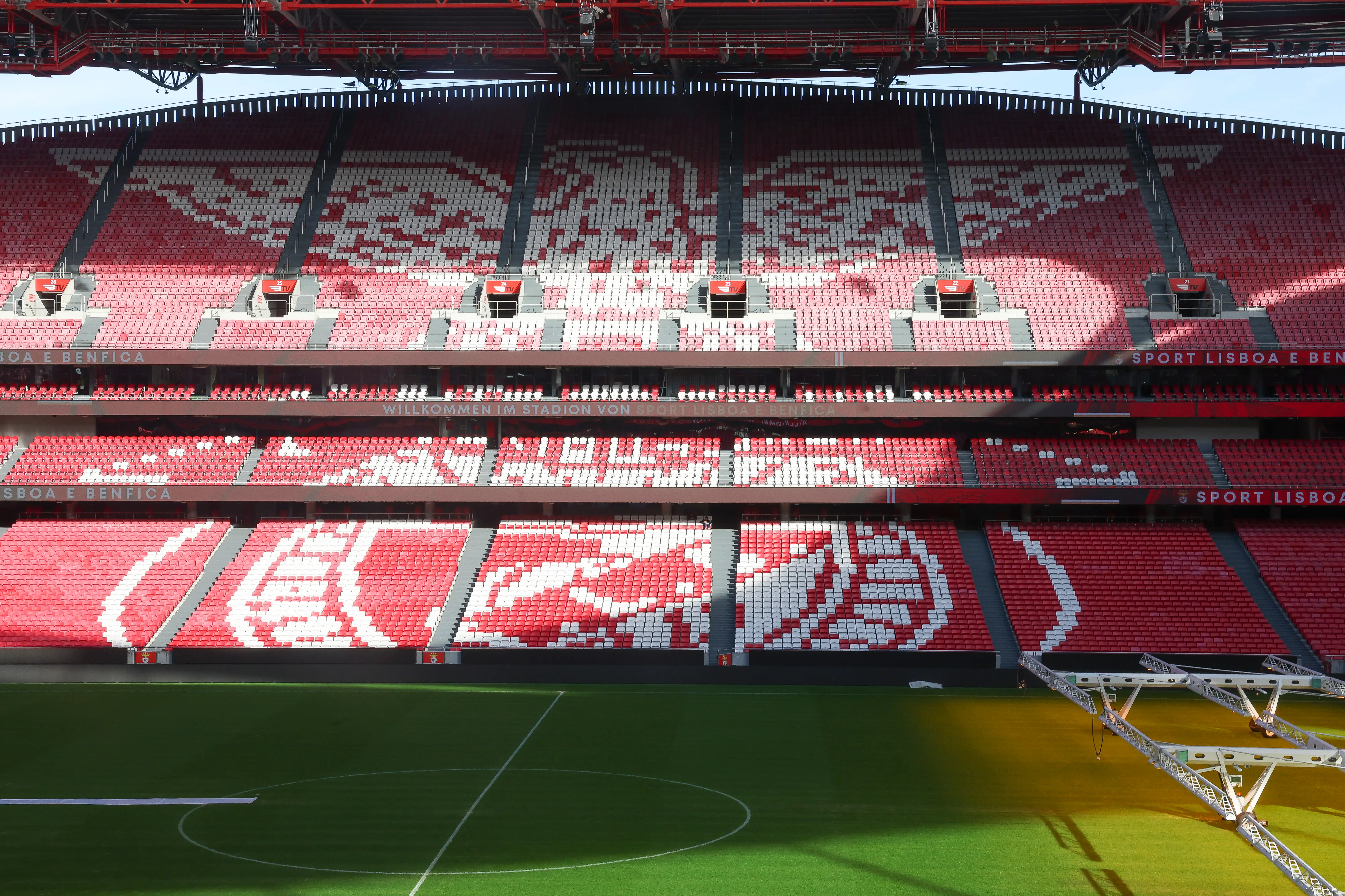 Stadium Tour Family Pack, with scarf - 2