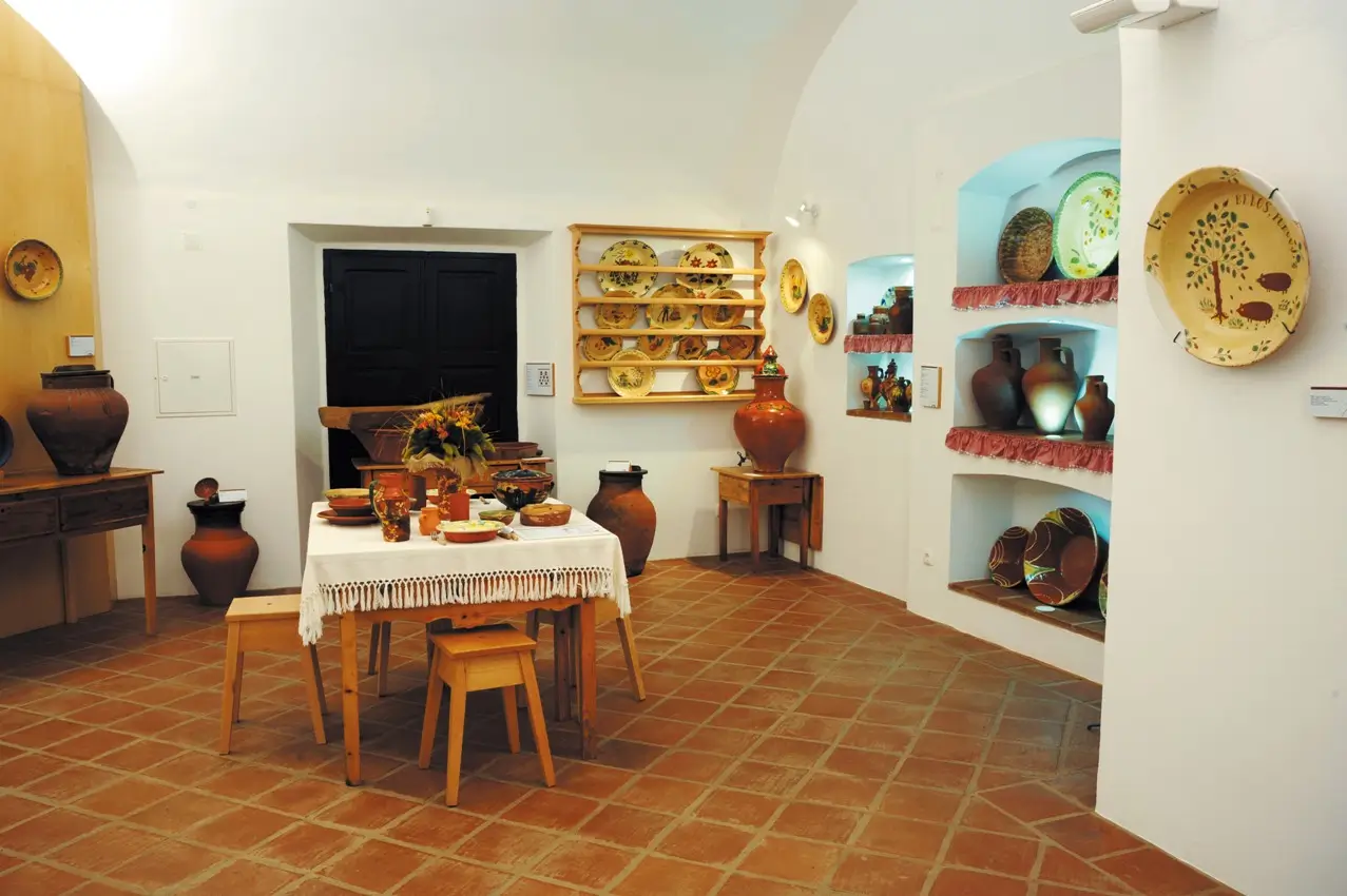 Pottery and Local Gastronomy - 4