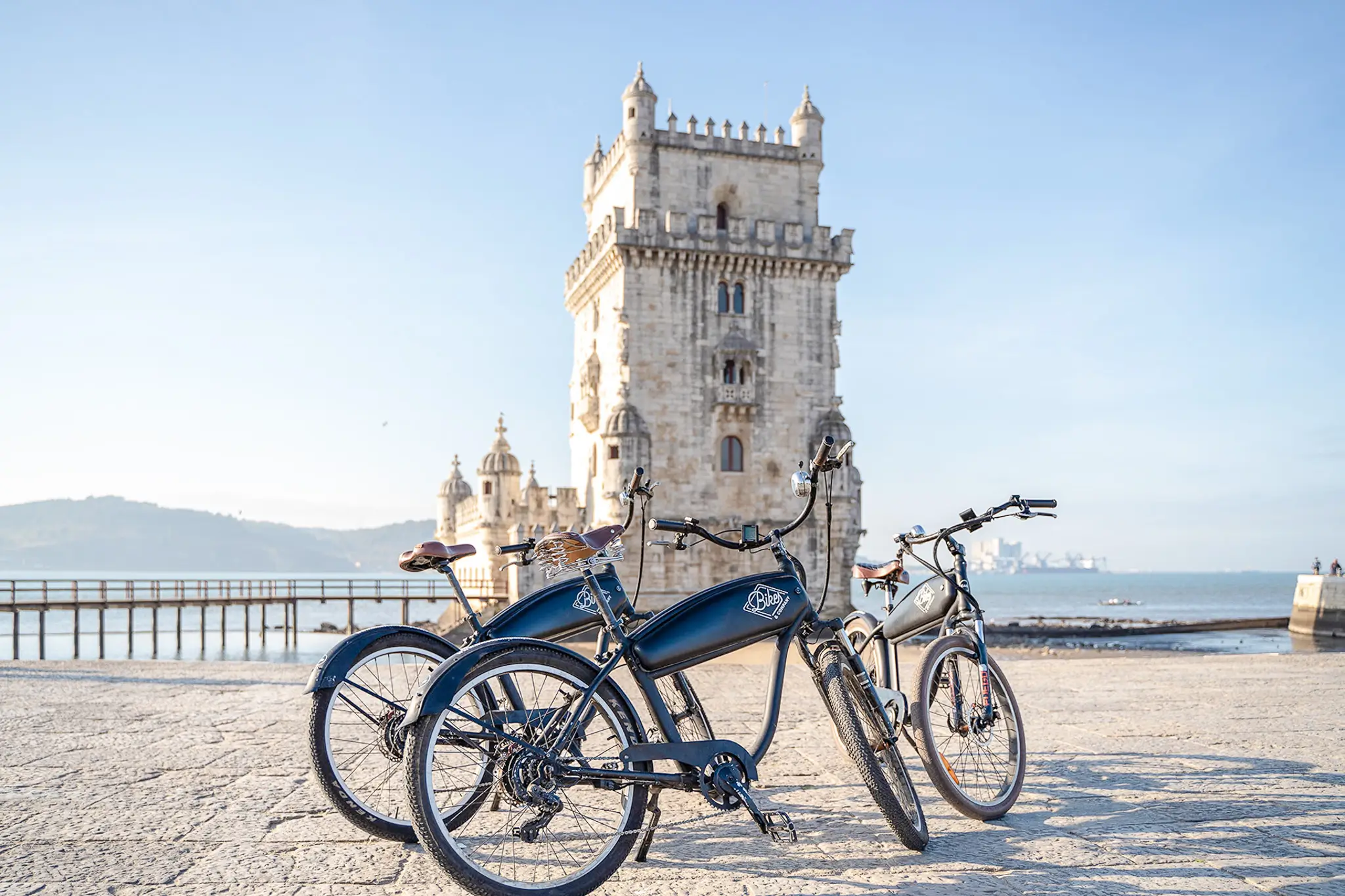 Excursão guiada de bicicleta elétrica em Belém Explore Lisboa à beira rio - 6