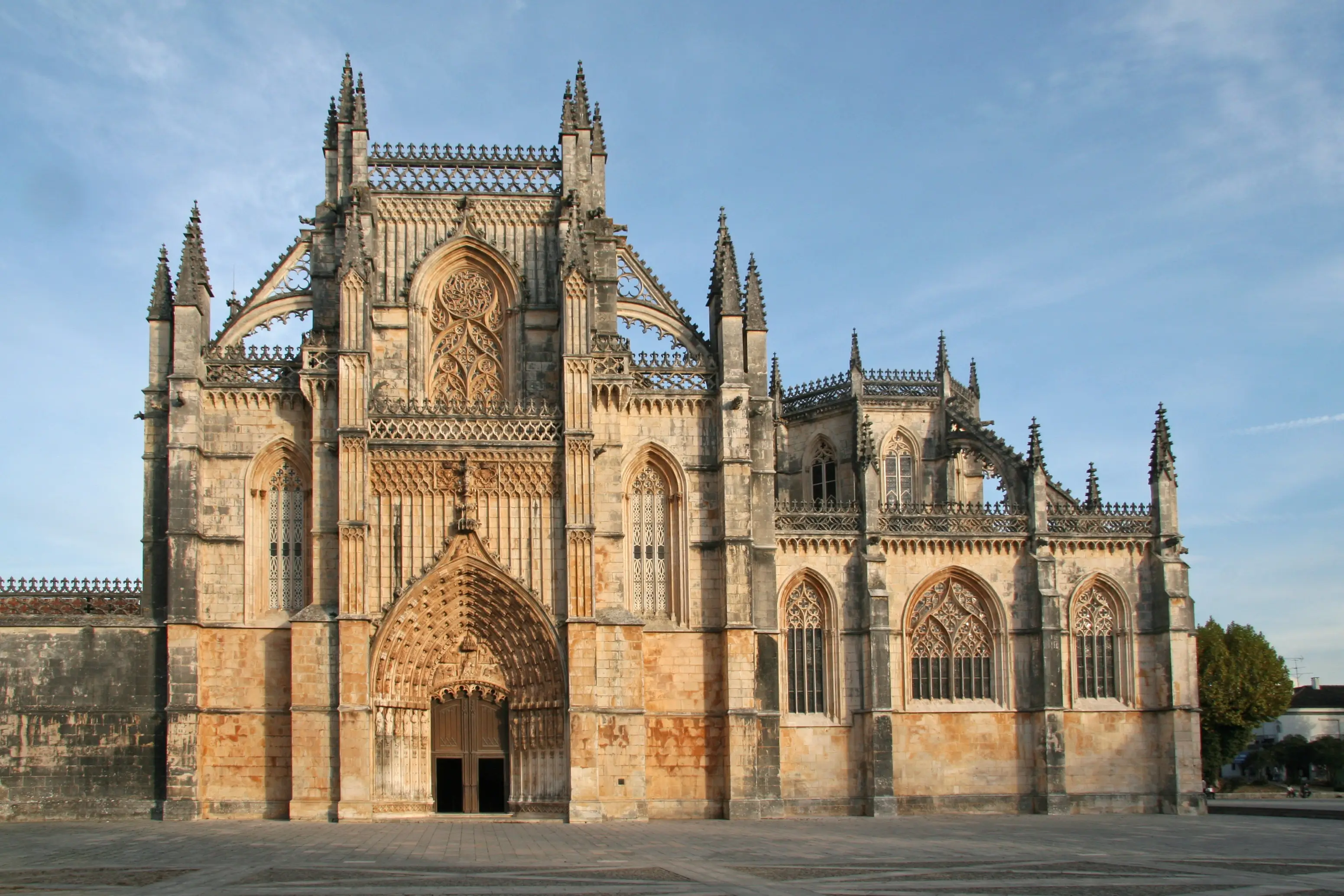 From Lisbon: Shared Tour to Fátima, Óbidos, Batalha e Nazaré - 2