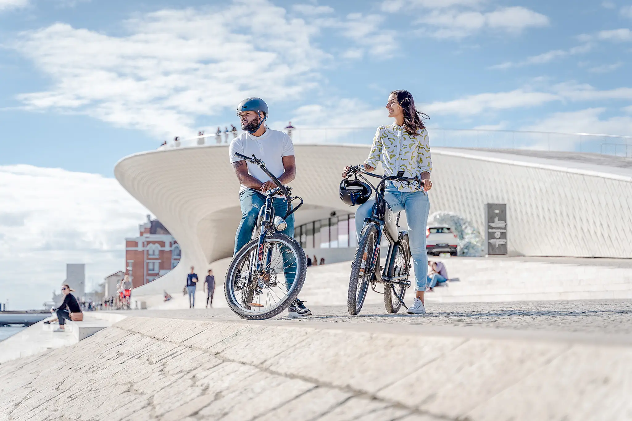Excursão guiada de bicicleta elétrica em Belém Explore Lisboa à beira rio - 3