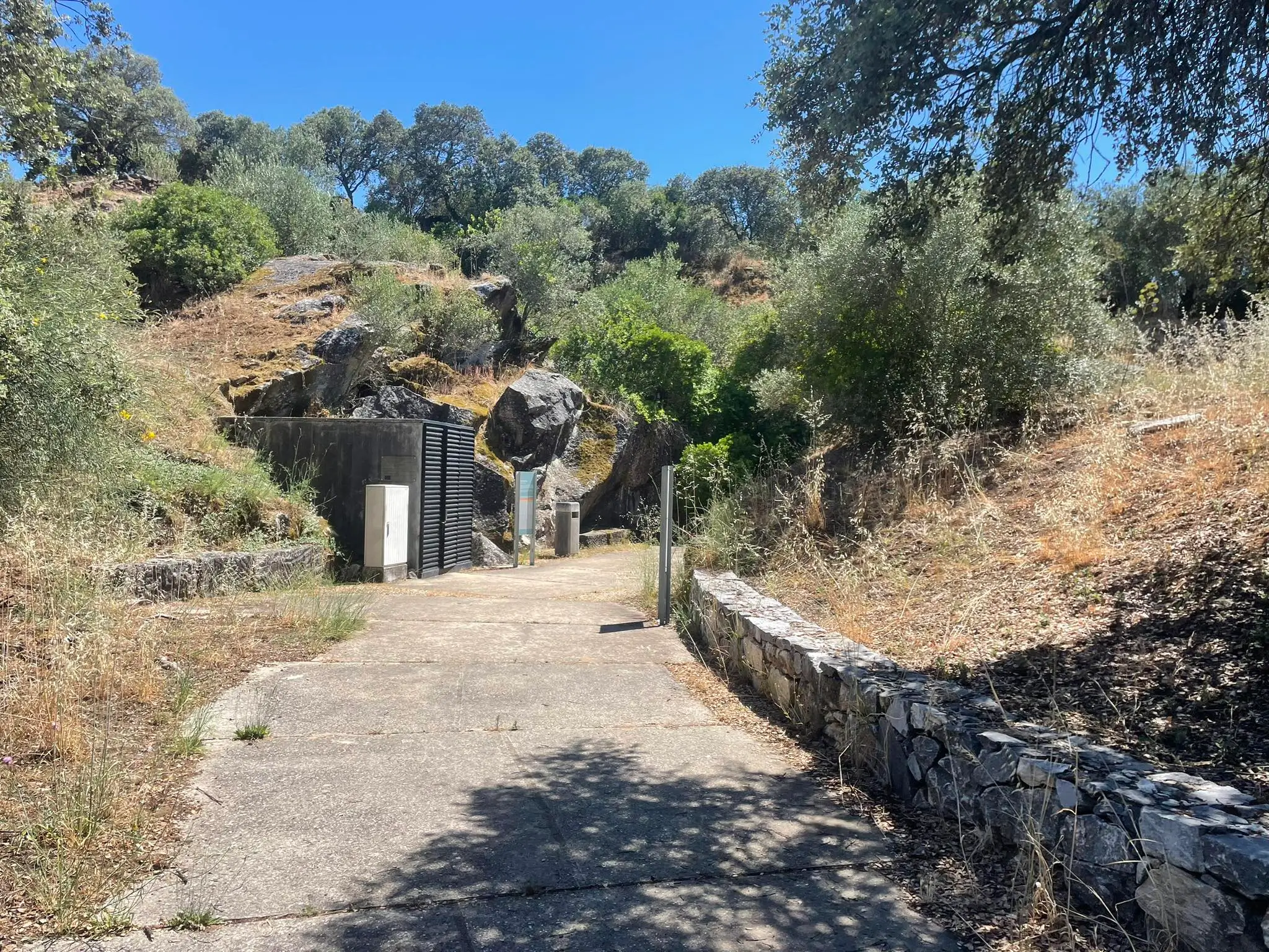 Évora: Guided Tour of the Escoural Caves - 1