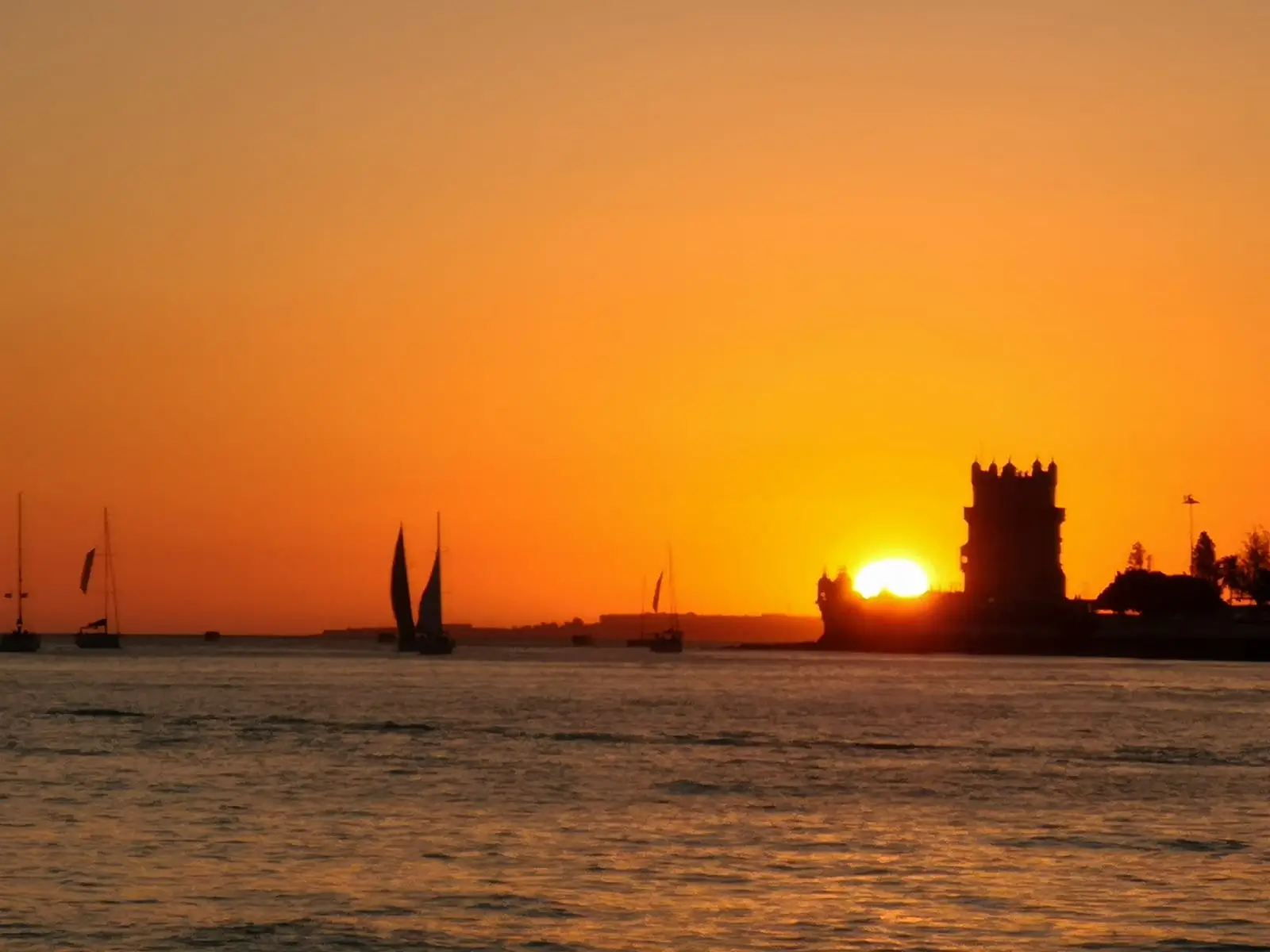 Lisbon Best Sunset Sailing Cruise - 2h Small Group Tour, with a Drink Included - 10