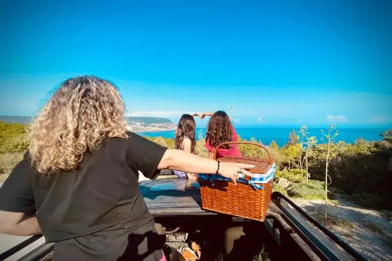 Private 4X4 Jeep & Beach Picnic Tour in Arrábida & Sesimbra from Lisbon - 3